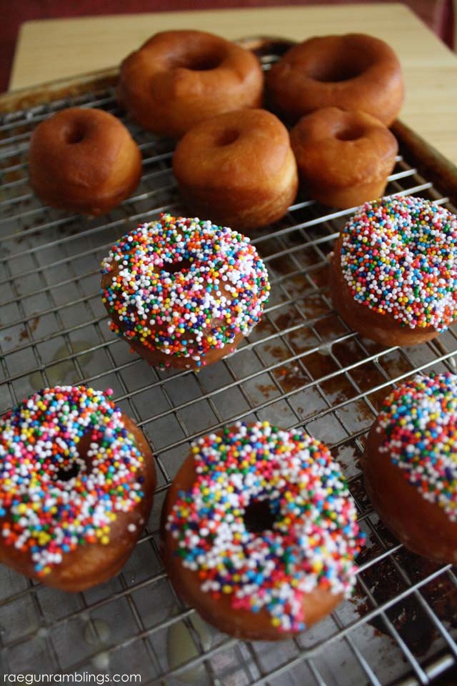 Easy an delicious donut recipe - Rae Gun Ramblings