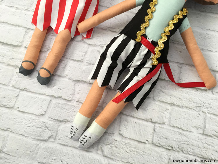 Darling DIY pirate dolls for boys and girls