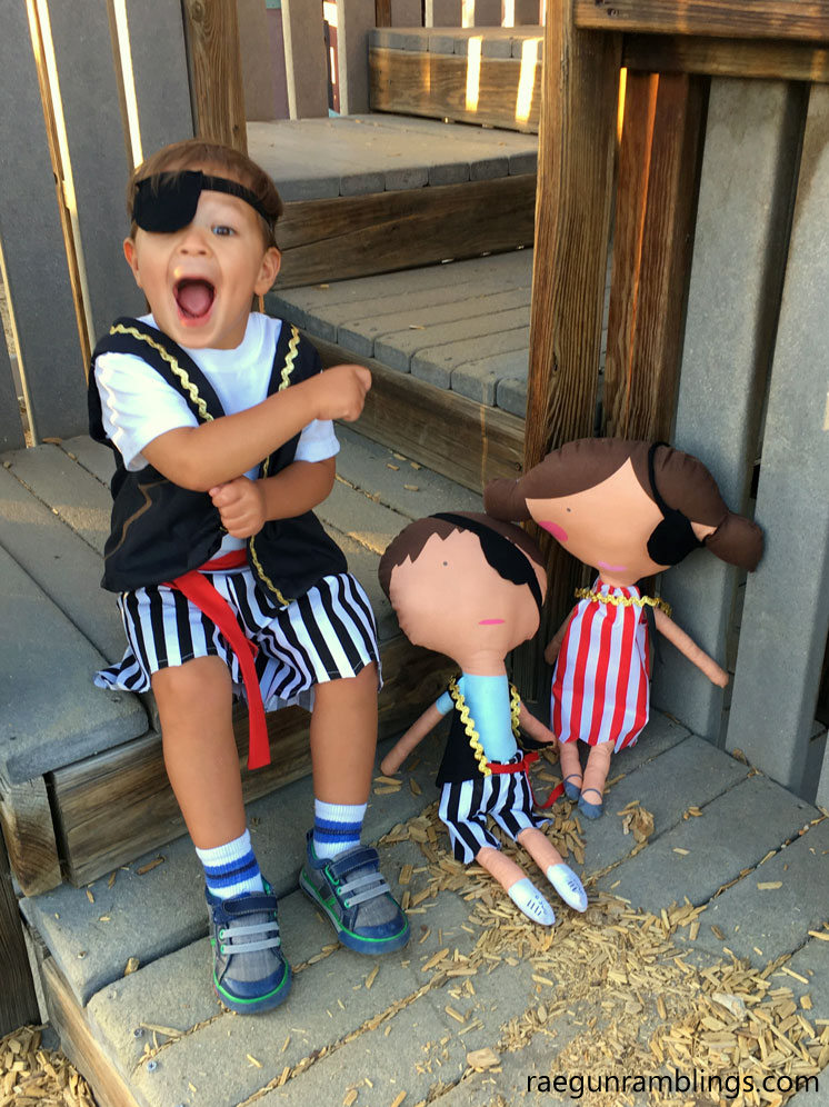Adorable pirate costumes for dolls and eye patch tutorial. Free costume sewing pattern