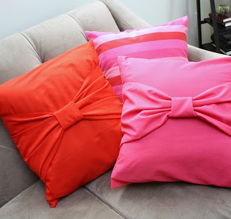 Easy sewing tutorial. 20 Minute Big Bow pillow cases - Rae Gun Ramblings