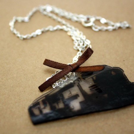 dauntless train necklace