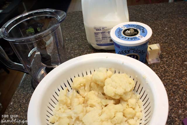 Trade the empty calories of mashed potatoes for delicious mashed cauliflower so yummy and healthy - Rae GUn Ramblings