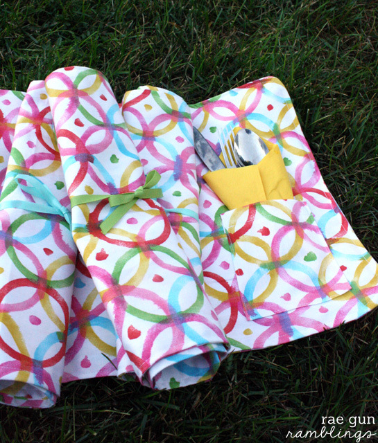 Make your own picnic placemats - Rae Gun Ramblings