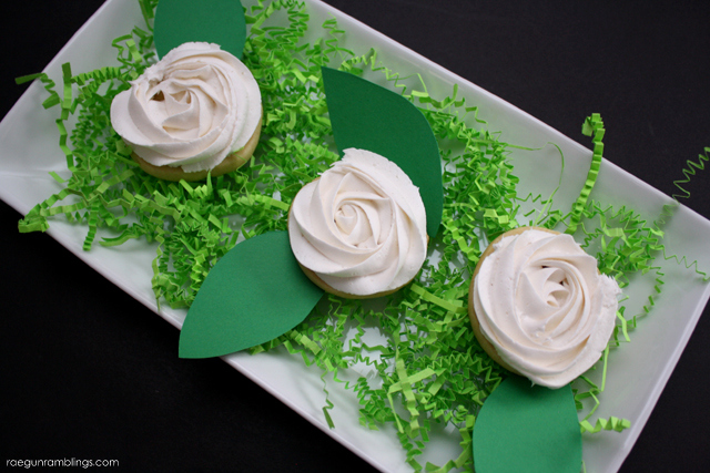 The trick to making gorgeous roses out of frosting - Rae Gun Ramblings