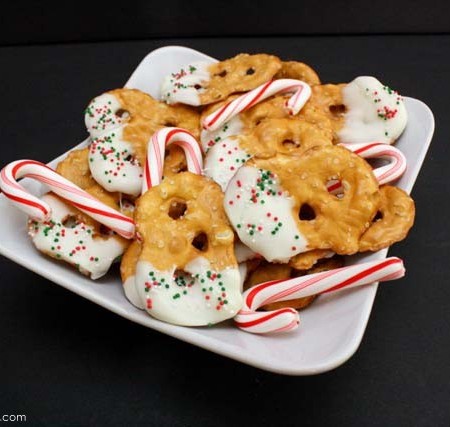 Super cute and easy Christmas snack mix - Rae Gun Ramblings