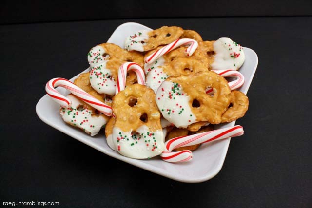 30 quick and easy neighbor gift ideas and reindeer bait christmas muddy buddy mix