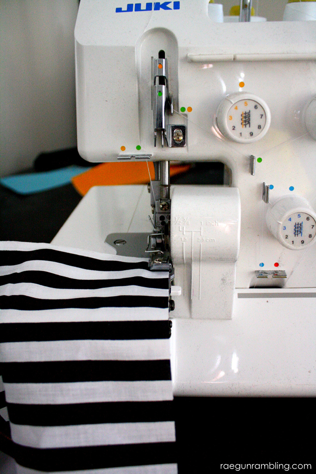 Love this easy trick for how to gather on the serger without using an attachment - Rae Gun Ramblings