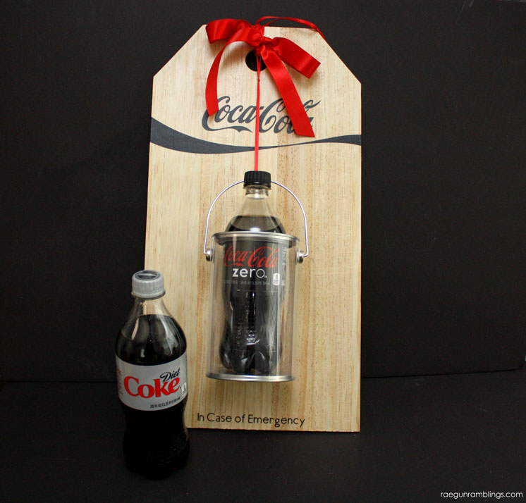 cutest gift idea for diet coke lovers. DIY emergency coke sign easy tutorial