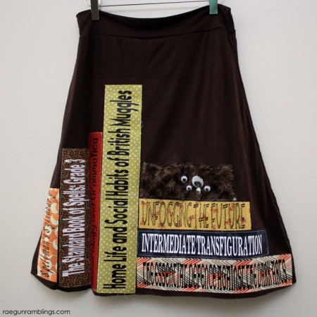 Super adorable Hogwarts textbook skirt tutorial inspired by the harry potter books