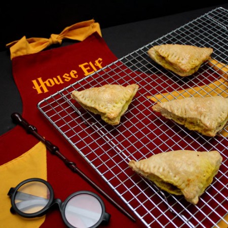 Super yummy curry puff recipe great for Harry Potter parties