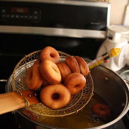 how to make mini donuts at home. great recipe