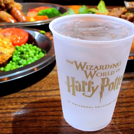 What to eat at the wizarding world of harry potter and universal orlando. Must keep this in mind for vacation planning