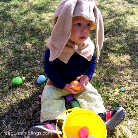 1 hour DIY baby bunny costume. The tail might be my favorite part. SO cute.