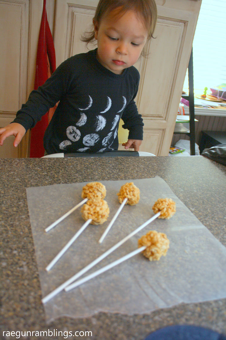 Make treats for the kids inspired by the phases of the moon. Fun recipe and activity.