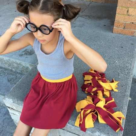 Darling quick and easy sewing tutorial. 30 minute knit skirt (and that's totally Gryffindor inspired!)