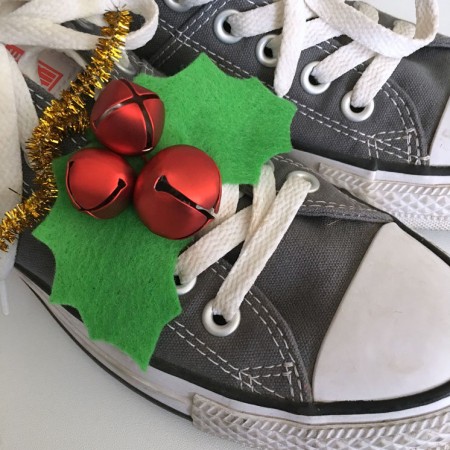 Such a fun way to dress up our shoes for Christmas. Easy jingle bell holly shoe accessories. Full tutorial and free pattern.