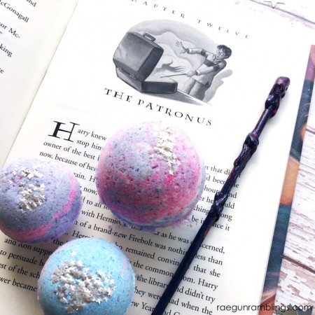 Easy DIY Harry Potter bath bombs with surprise patronus