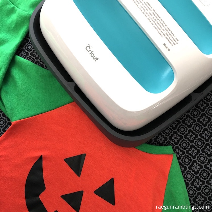 DIY Jackolantern Shirt with Cricut EasyPress Rae Gun Ramblings