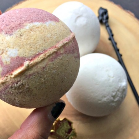how to make Harry Potter bath bombs great book nerd gift idea
