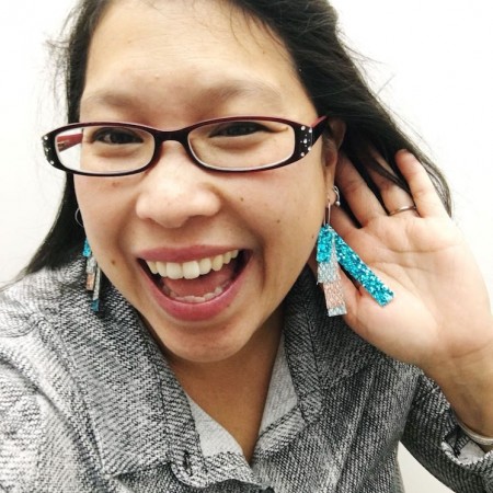 Saving these DIY glitter strip earrings for teacher gift ideas