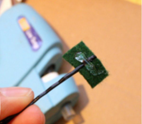 bobby pin with felt and glue from glue gun